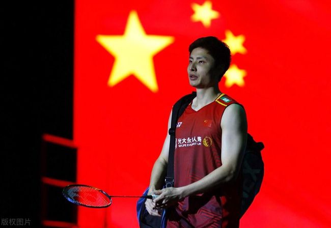 迷人的大乳秘书